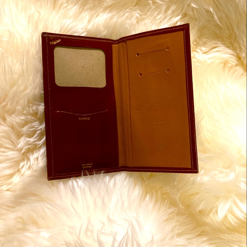 Vintage leather billfold wallet Research Institute of America, Inc. 👓🔎👨‍🏫